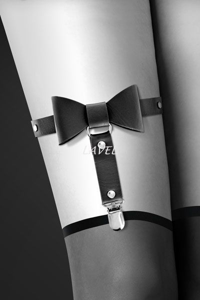 Гартер на ногу Bijoux Pour Toi - WITH BOW Black, сексуальная подвязка с бантиком, экокожа SO2220 фото